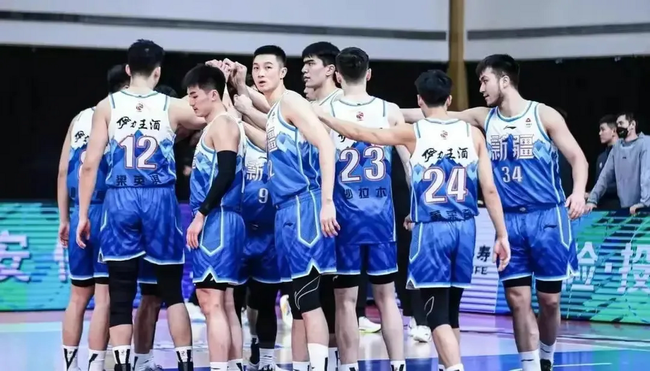 新疆男篮凭借强大实力逆转击败广厦 新疆男篮凭借强大实力逆转击败广厦