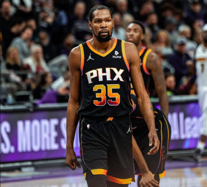 包含杜兰特迎来十赛季高光表现,巴黎圣日耳曼球迷沸腾!的词条 包含杜兰特迎来十赛季高光表现,巴黎圣日耳曼球迷沸腾!的词条